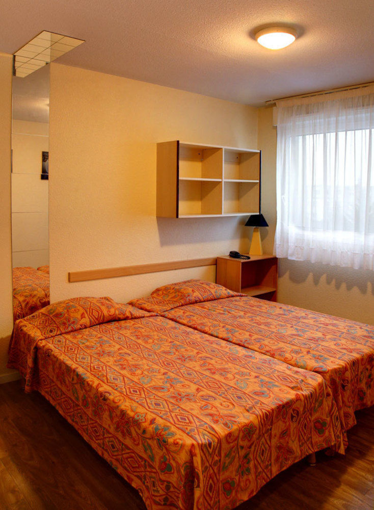 Kosy Appart'Hotel Le Champ De Mars Reims Exterior foto