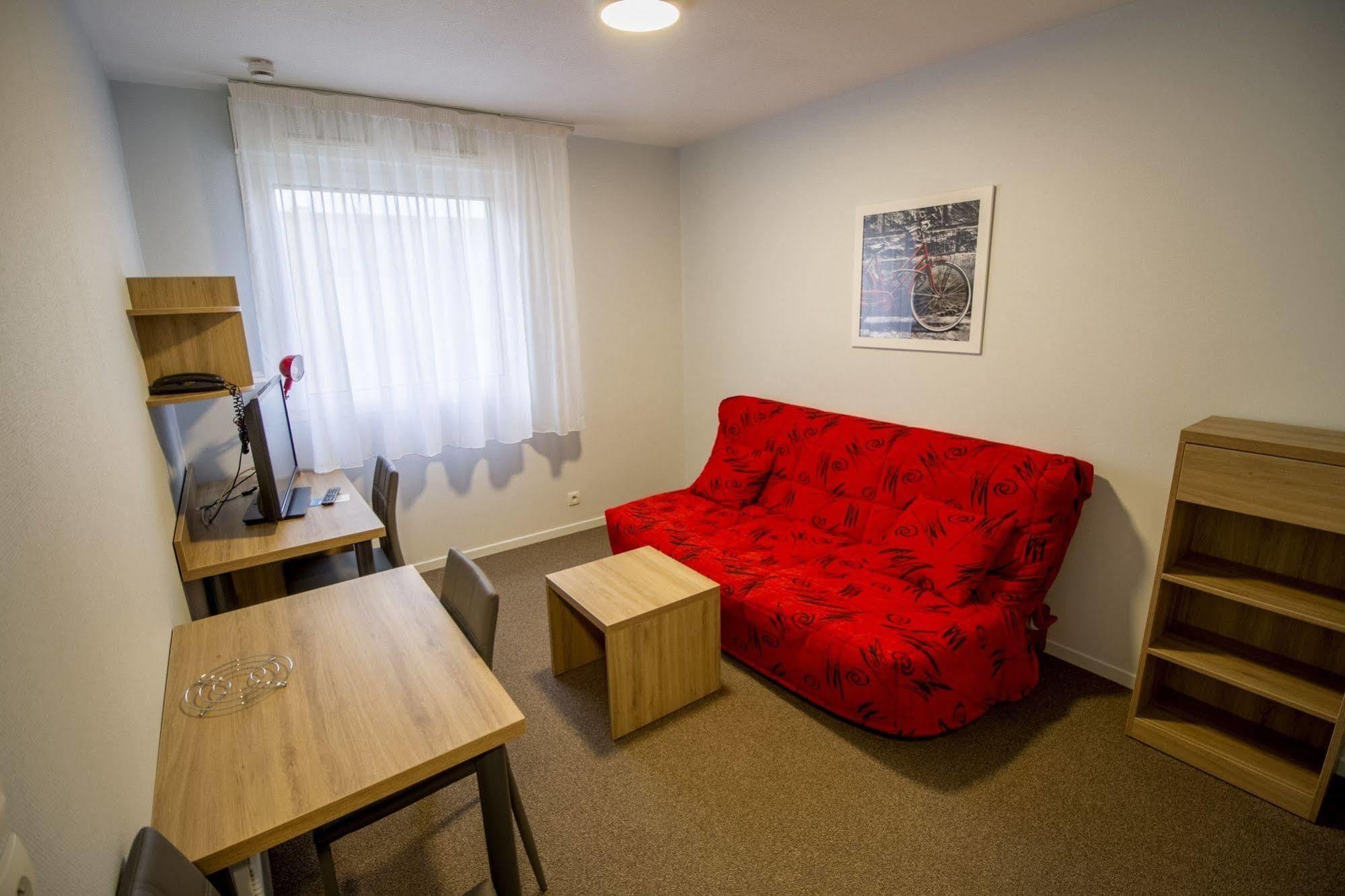 Kosy Appart'Hotel Le Champ De Mars Reims Exterior foto